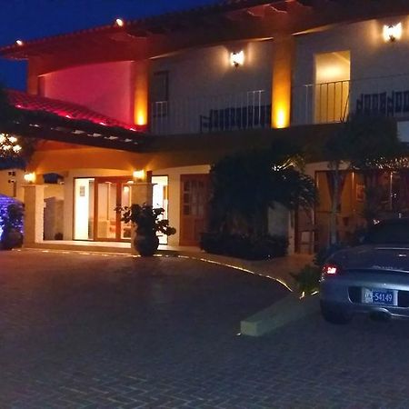 Dorado Eagle Beach Hotel 오란제스타트 외부 사진