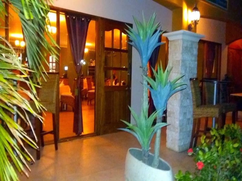Dorado Eagle Beach Hotel 오란제스타트 외부 사진